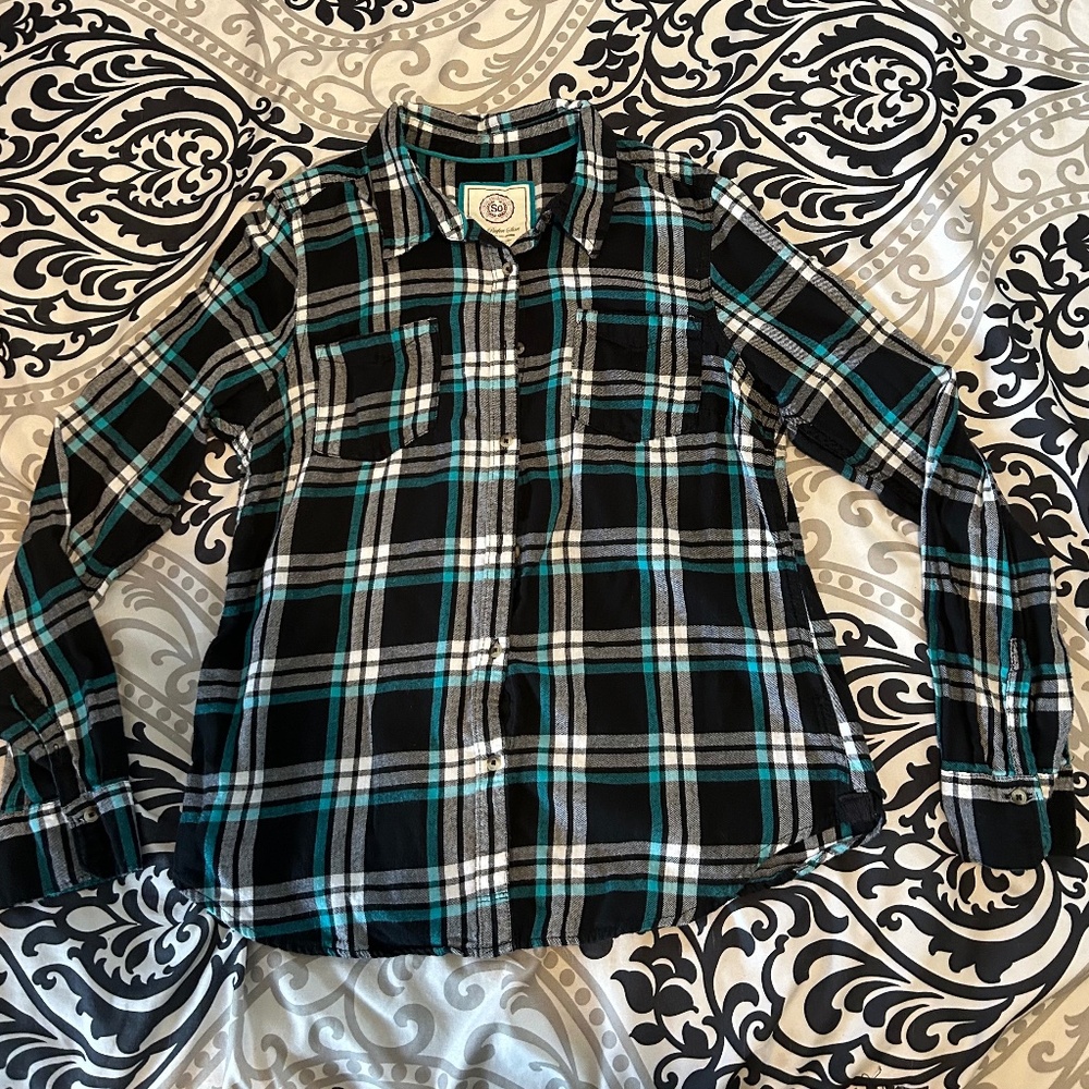 Junior's XL SO Flannel with Black, White, and Blue Plaid